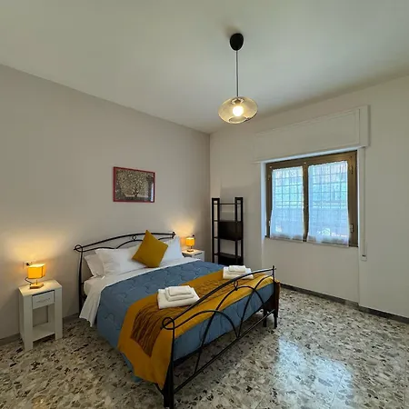 Authentic Hideaway Apartment *