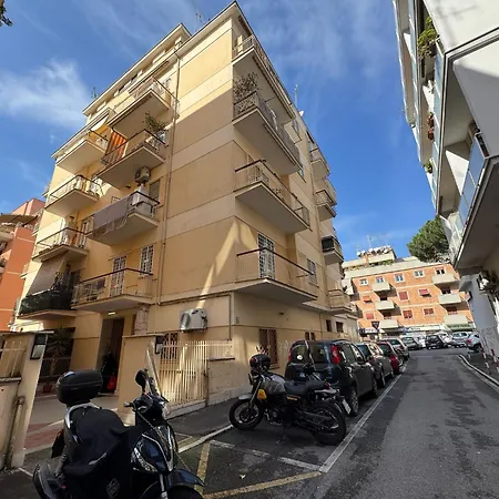 Authentic Hideaway Apartament *